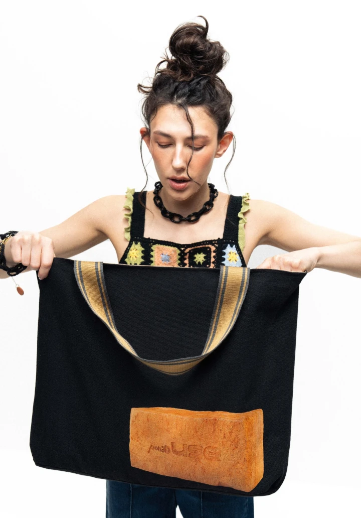 RUDA HLYNA Reversible Black Shopper with Brick Print