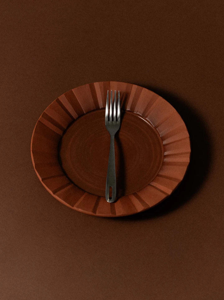 RUDA HLYNA Faceted Plate